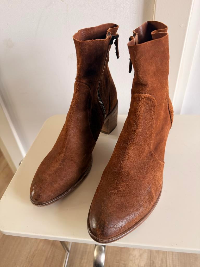 Julie Dee ZGAN bruin leren suède laarzen mt 39, Kleding | Dames, Schoenen, Bruin, Lage of Enkellaarzen, Ophalen of Verzenden, Zo goed als nieuw