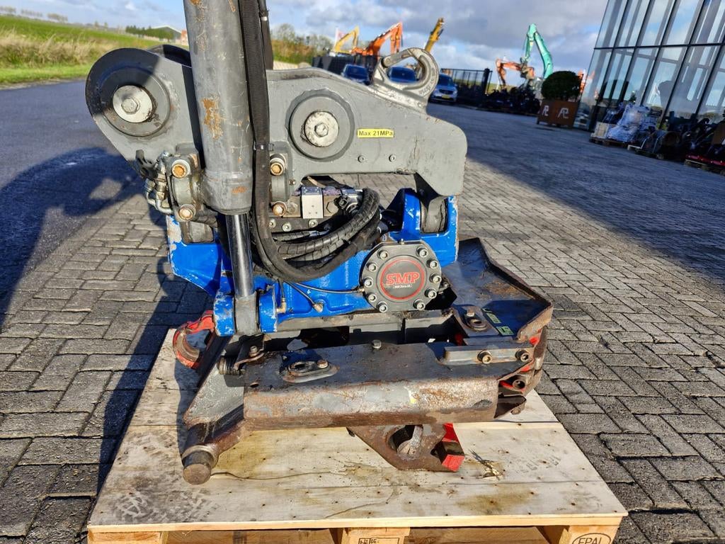 Draaikantelstuk SMP ST15 met gripper, Zakelijke goederen, Machines en Bouw | Kranen en Graafmachines, Ophalen of Verzenden, Graafmachine