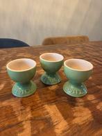 Drie eierdopjes van Le Creuset in kleur groen, Huis en Inrichting, Keuken | Servies, Ophalen, Overige typen, Zo goed als nieuw