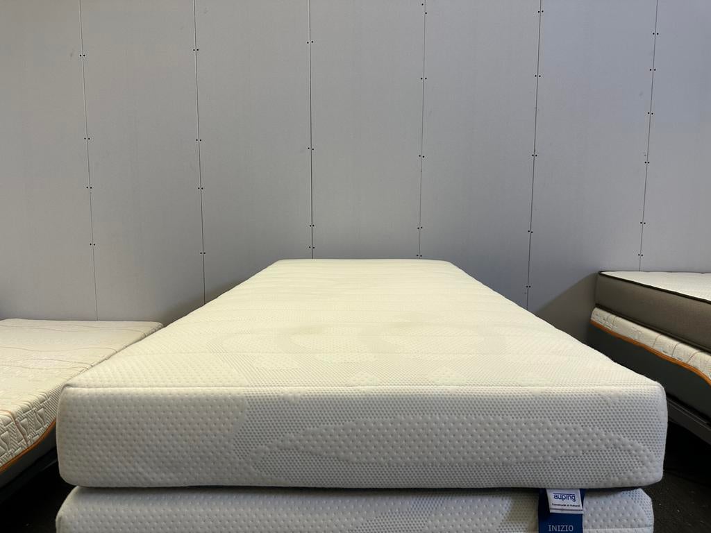 Auping Inizio medium matras 90x190  Nu van €749 voor €350.-, 90 cm, Eenpersoons, Nieuw, 190 cm of minder