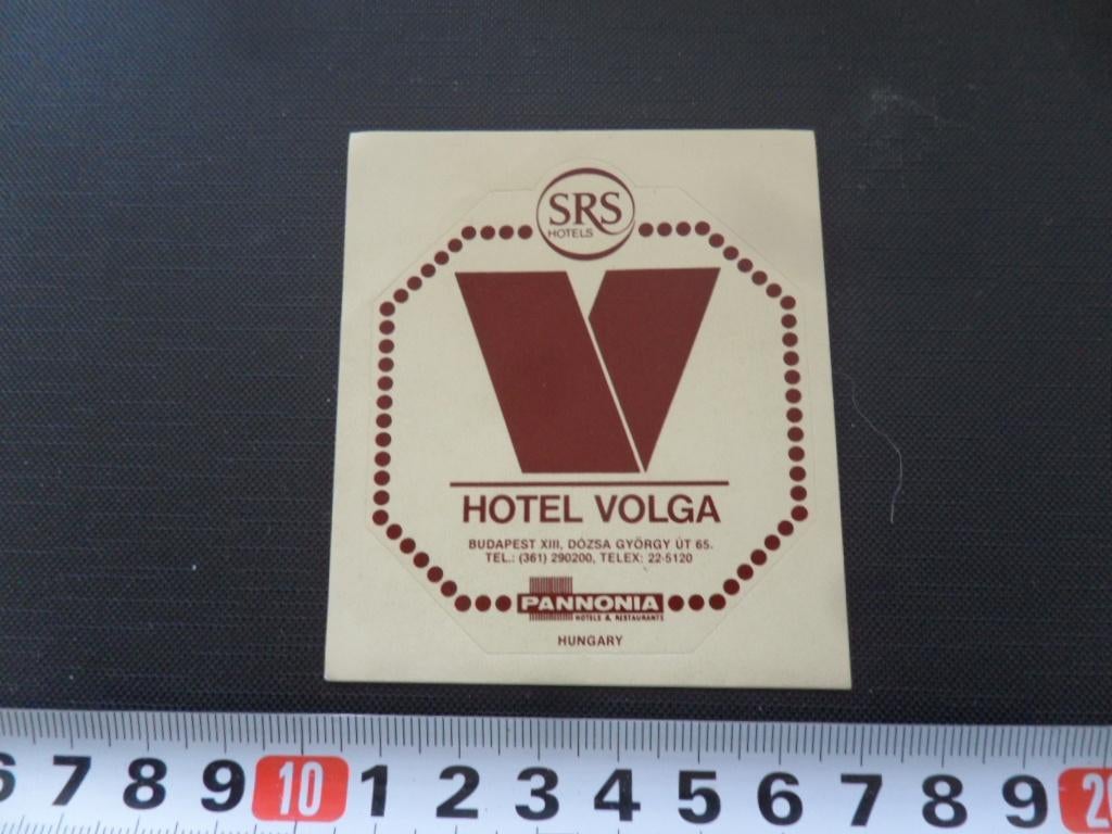sticker budapest hotel VOLGA srs hohtels pannonia hungary, Ophalen, Zo goed als nieuw