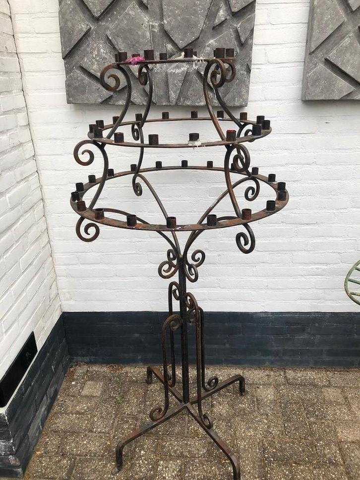 SMEEDIJZEREN GROTE KANDELAAR – KASTEELKANDELAAR, Antiek en Kunst, Curiosa en Brocante, Ophalen