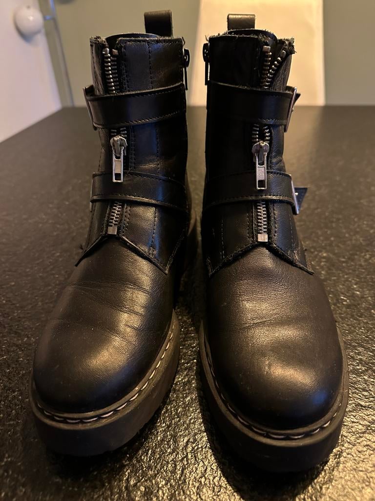 Zwarte leren biker boots met gespen en ritsen - Maat 38, Kleding | Dames, Zwart, Lage of Enkellaarzen, Ophalen of Verzenden, Zo goed als nieuw