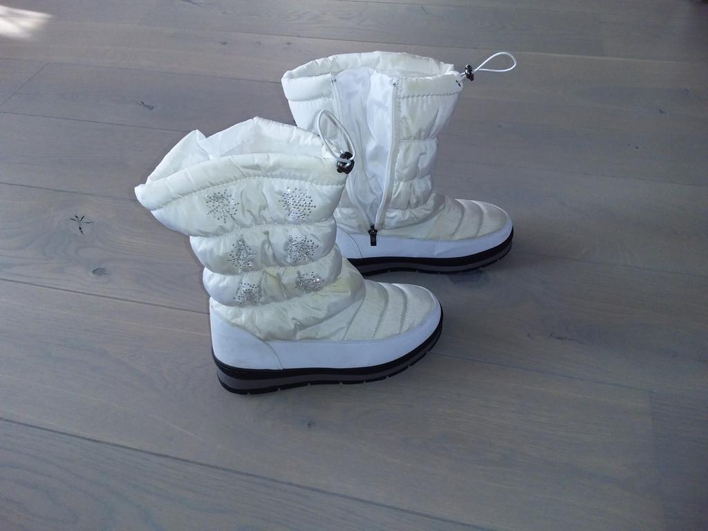 Gratis snowboots maat 39, Ophalen, Jongetje of Meisje, Laarsjes