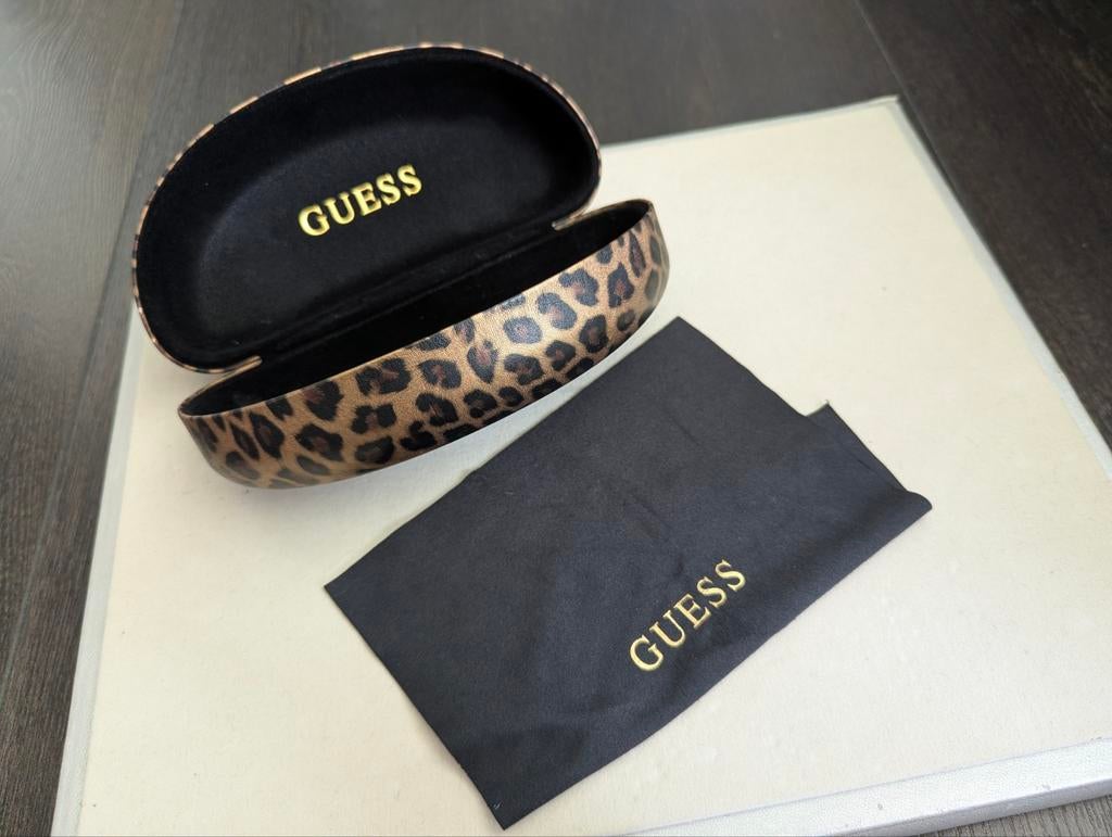Guess brillendoos, Ophalen of Verzenden, Zo goed als nieuw, Zwart, Overige merken