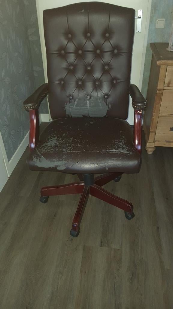 Gratis Directie Stoel - Opknapper‼️, Huis en Inrichting, Bureaustoelen, Gebruikt, Bureaustoel, Bruin, Ophalen