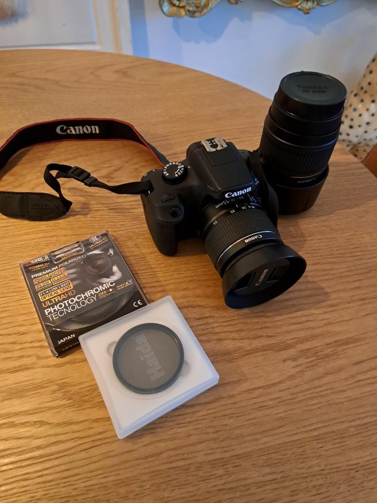 Canon EOS 4000D met 2 lenzen en polarisatiefilters, Ophalen of Verzenden, Zo goed als nieuw, Spiegelreflex, Canon