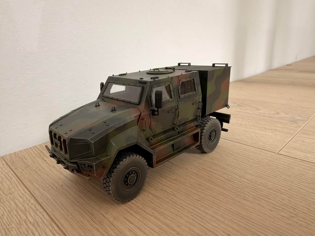 Iveco manticore 1/35 modelbouw, Hobby en Vrije tijd, Modelbouw | Auto's en Voertuigen, Ophalen of Verzenden, Zo goed als nieuw
