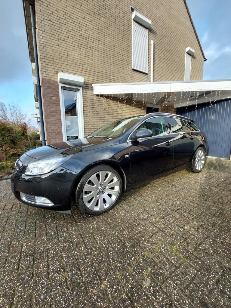 Opel Insignia 1.6 Turbo 132KW Sports Tourer 2010 Zwart, Auto's, Opel, Zwart, 4 cilinders, 179 pk, Zwart