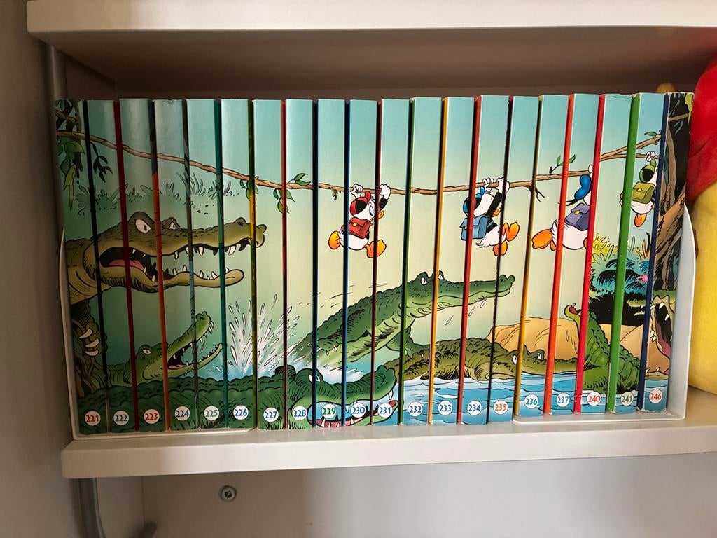 Donald Duck Pocketserie 221-246 (complete reeks), Complete serie of reeks, Ophalen of Verzenden, Gelezen