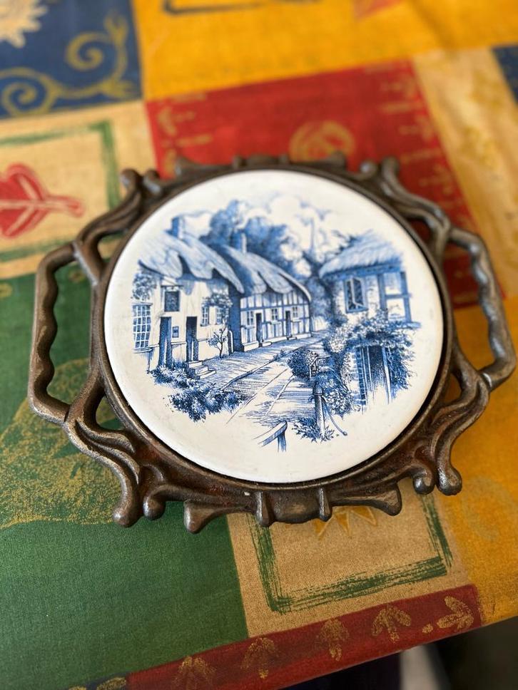 Antieke Japanse gietijzeren omlijste tegel Onderzetter, Antiek en Kunst, Curiosa en Brocante, Ophalen of Verzenden