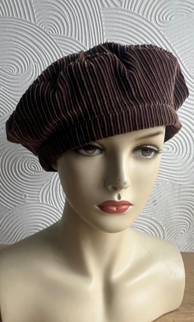 Mayser. Baret ribcord. 58/cm., Mayser, Ophalen of Verzenden, Zo goed als nieuw, 58 cm (L, 7¼ inch) of meer