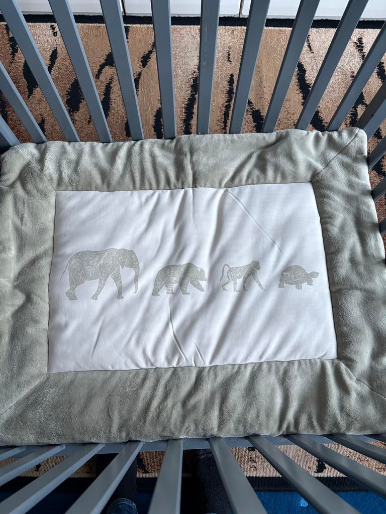 Grijze babybox met Jollein boxkleed, Kinderen en Baby's, Boxen, Ophalen, Zo goed als nieuw, Vierkant, Boxkleed