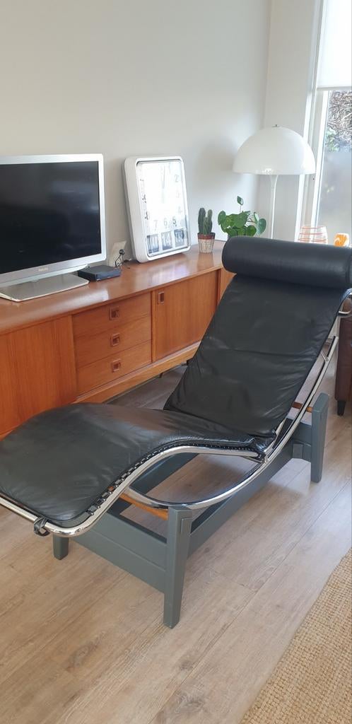 Corbusier  L4 stijl lounge chair, Ophalen of Verzenden, Gebruikt, Leer, 50 tot 75 cm