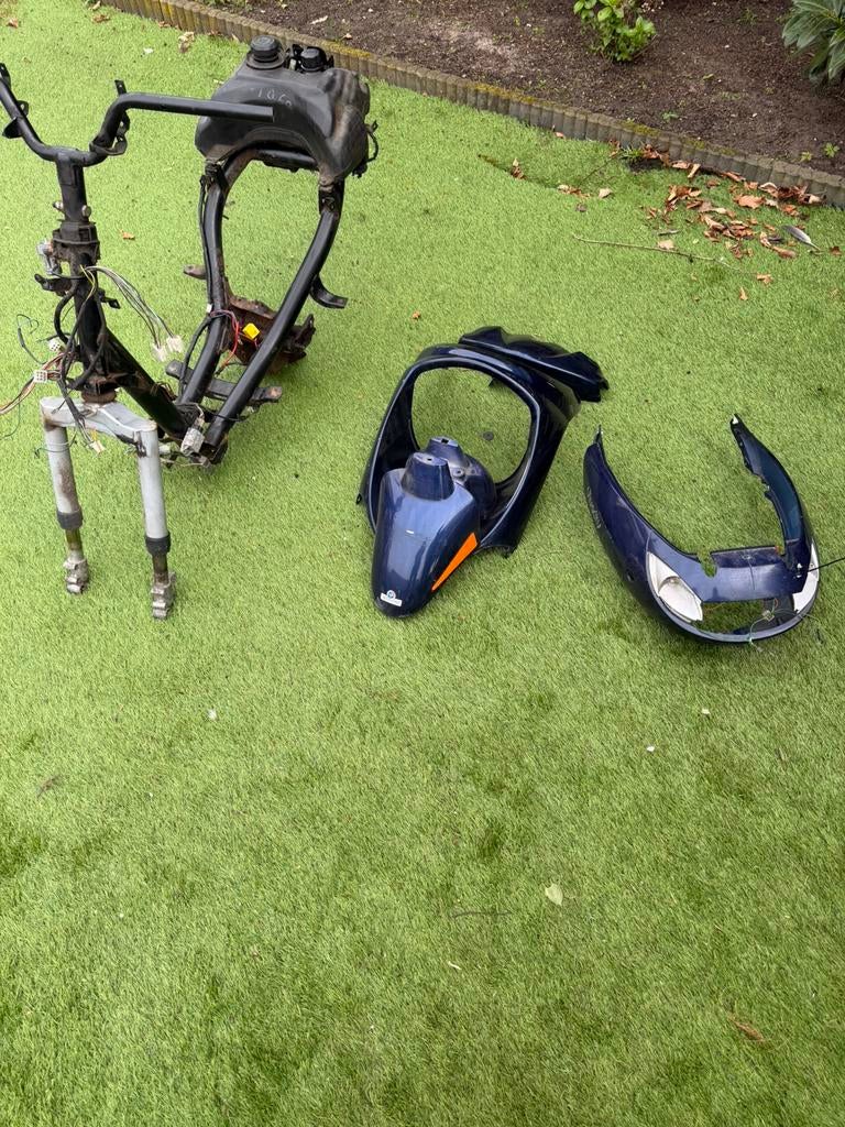 Peugeot Vivacity Projectje!, Fietsen en Brommers, Scooters | Peugeot, Zo goed als nieuw, Vivacity, Benzine, Ophalen