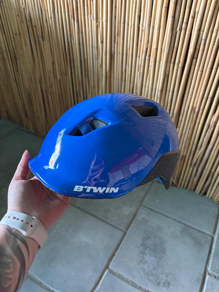 Kinderfietshelm Btwin, Ophalen, Zo goed als nieuw