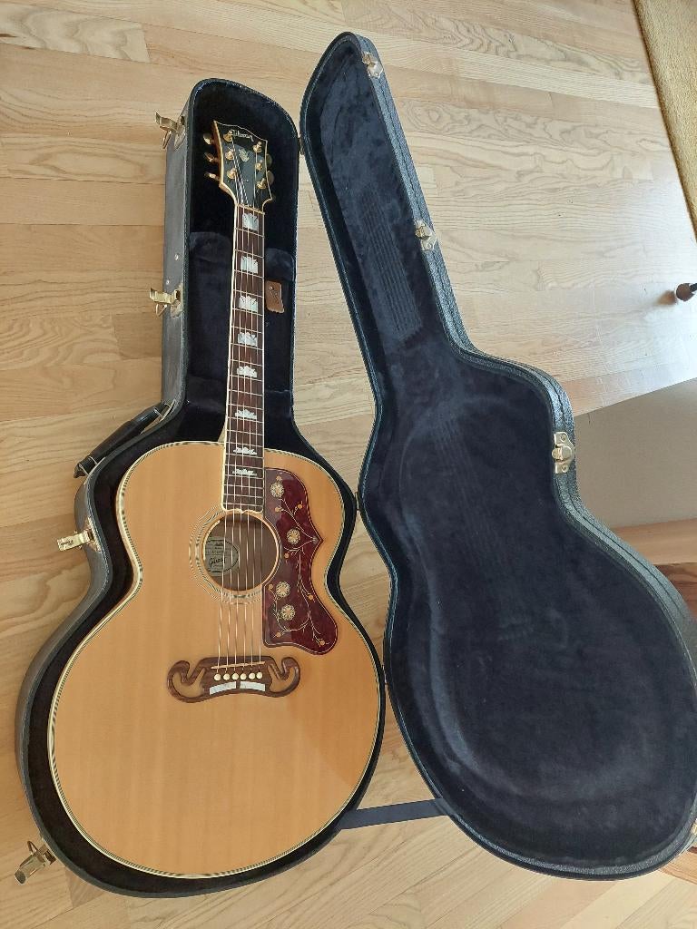 t.k. Gibson JS200, Ophalen, Zo goed als nieuw, Hollow body, Gibson