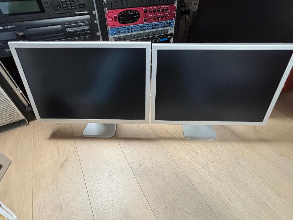 Apple Cinema Display 23 inch 2 x, Computers en Software, Monitoren, Ophalen, Full HD, Zo goed als nieuw, Onbekend