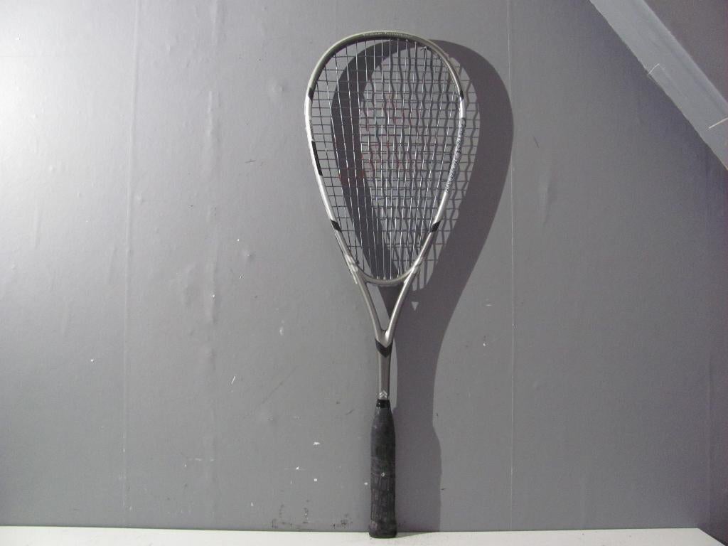 Squashracket van Tecno pro 590 comp challenge, Sport en Fitness, Squash, Ophalen of Verzenden, Zo goed als nieuw, Racket, Met hoes