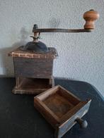 Antieke houten koffiemolen met lade, Ophalen of Verzenden