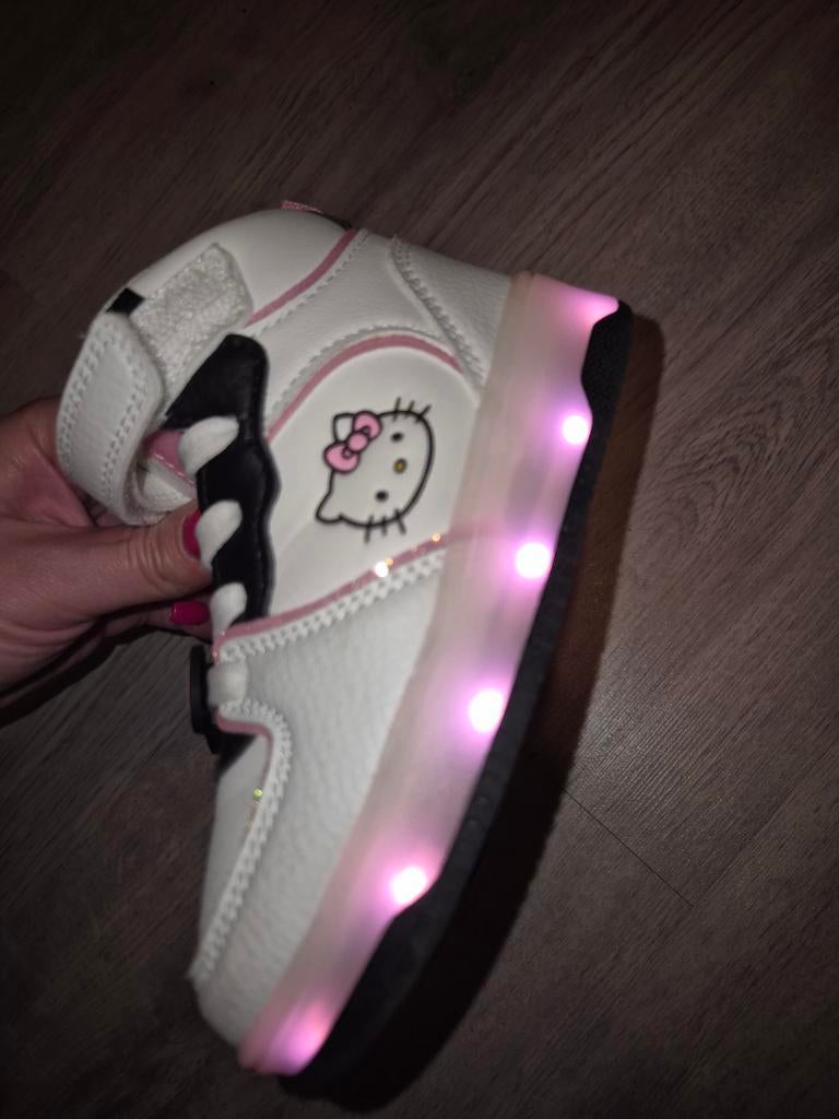 Hello Kitty schoenen met lichtjes, maat 25/26, Meisje, Schoenen, Ophalen of Verzenden, Zo goed als nieuw