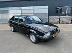 Alfa Romeo 75 TS  2.0  1990, Auto's, 4 stoelen, Zwart, Bedrijf, Handgeschakeld