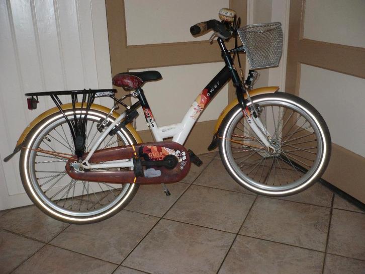 Mooie Loekie 20 inch meisjesfiets met mandje, Fietsen en Brommers, Fietsen | Meisjes, Gebruikt, 20 inch, Handrem, Ophalen