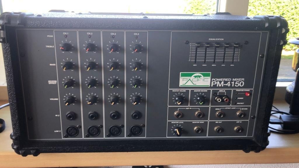 Pacific PM-4150 Powered Mixer, Muziek en Instrumenten, Mengpanelen, Gebruikt, Microfooningang, Ophalen of Verzenden