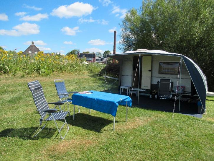 Kip Kompakt Special, Caravans en Kamperen, Caravans, Particulier, tot en met 2, 500 - 750 kg, Standaardzit, Kip, Lengtebed, tot 4 meter