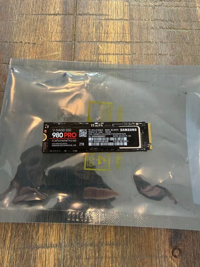 Samsung 980 PRO 2TB M.2 NVMe SSD, Computers en Software, Harde schijven, Intern, 2TB, Server, SSD