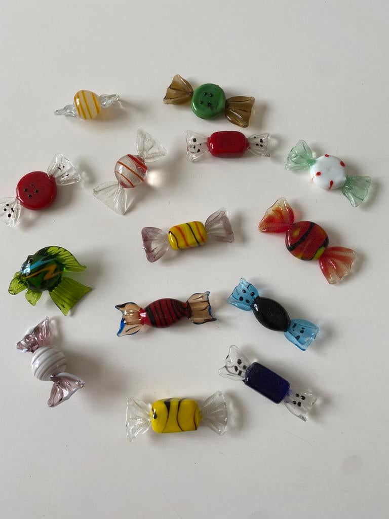 14 mooie kleurrijke, mondgebeblazen glazen snoepjes - Murano, Antiek en Kunst, Antiek | Glas en Kristal, Ophalen of Verzenden