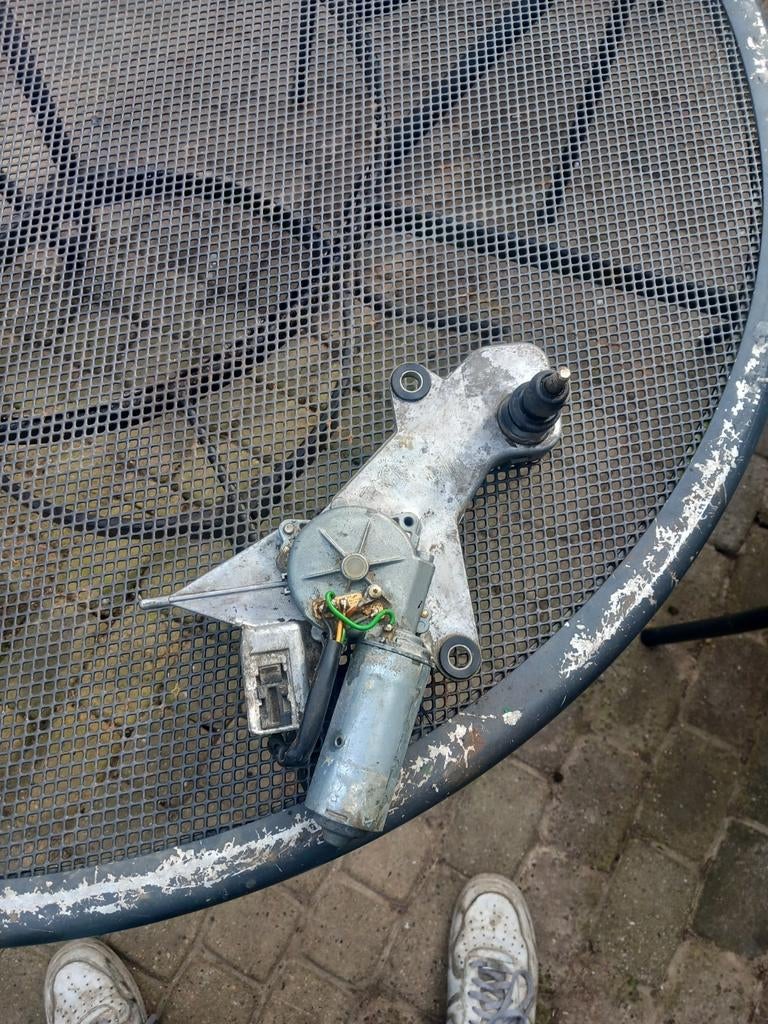 Ruitenwissermotor Mercedes W123 Combi achterklep, Ophalen