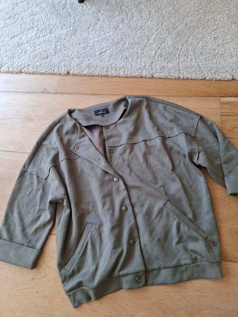 Monari jasje maat 40 met 'enjoy it all' detail, Maat 38/40 (M), Monari, Ophalen of Verzenden, Zo goed als nieuw