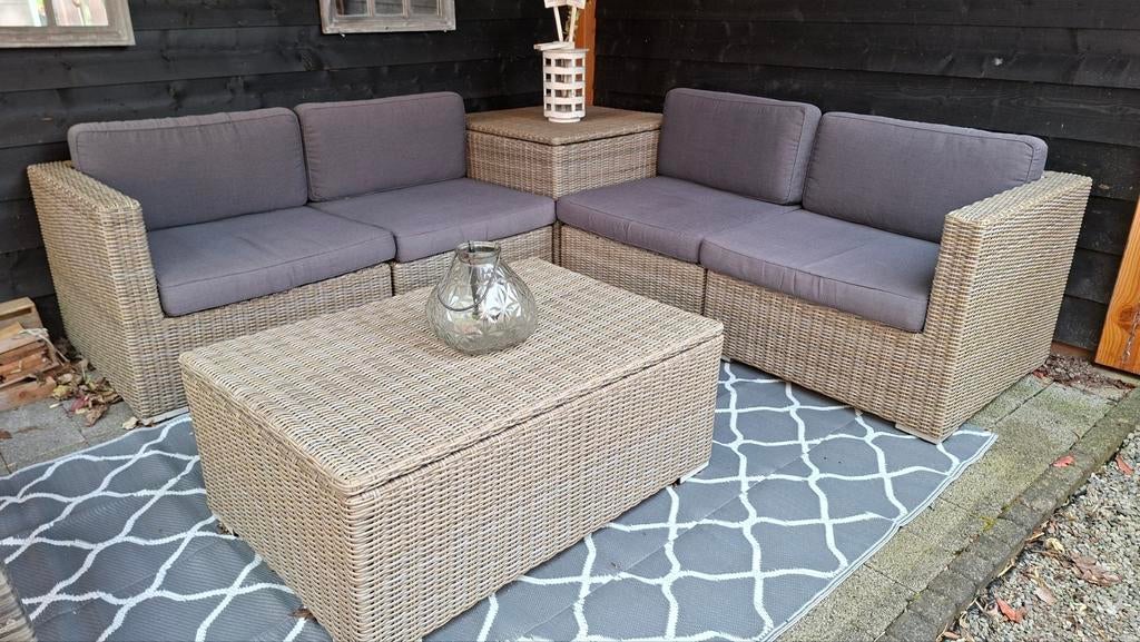 Wicker loungeset met opbergboxen voor kussens, 4 zitplaatsen, Gebruikt, Bank, Ophalen of Verzenden