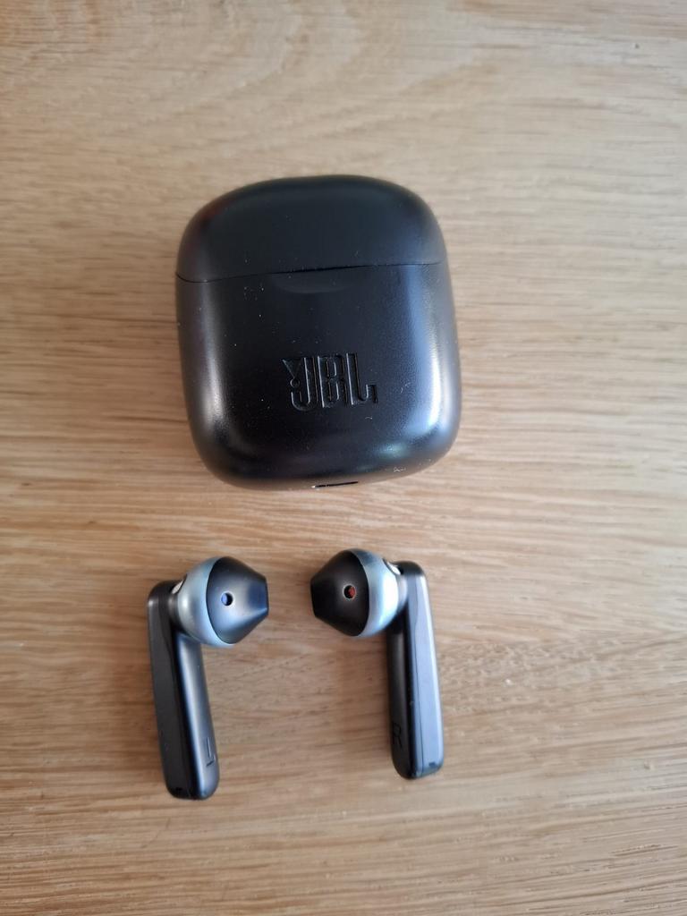 JBL Tune 225 TWS Draadloze Oortjes met Oplaadcase, Ophalen of Verzenden, Zo goed als nieuw, Draadloos