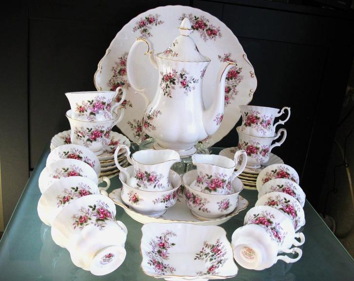 Engels porselein Royal Albert servies Lavender Rose, Antiek en Kunst, Antiek | Servies compleet, Ophalen