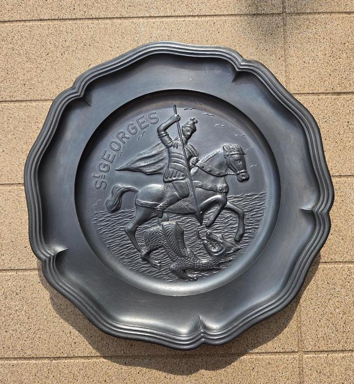 Tinnen bord St. Joris en de draak, Antiek en Kunst, Antiek | Tin, Ophalen of Verzenden