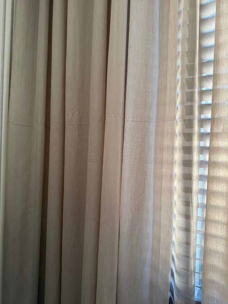 Taupe inbetween gordijn | waves plooi | 2.60 m hoog, Huis en Inrichting, Stoffering | Gordijnen en Lamellen, Overige kleuren, 200 cm of meer