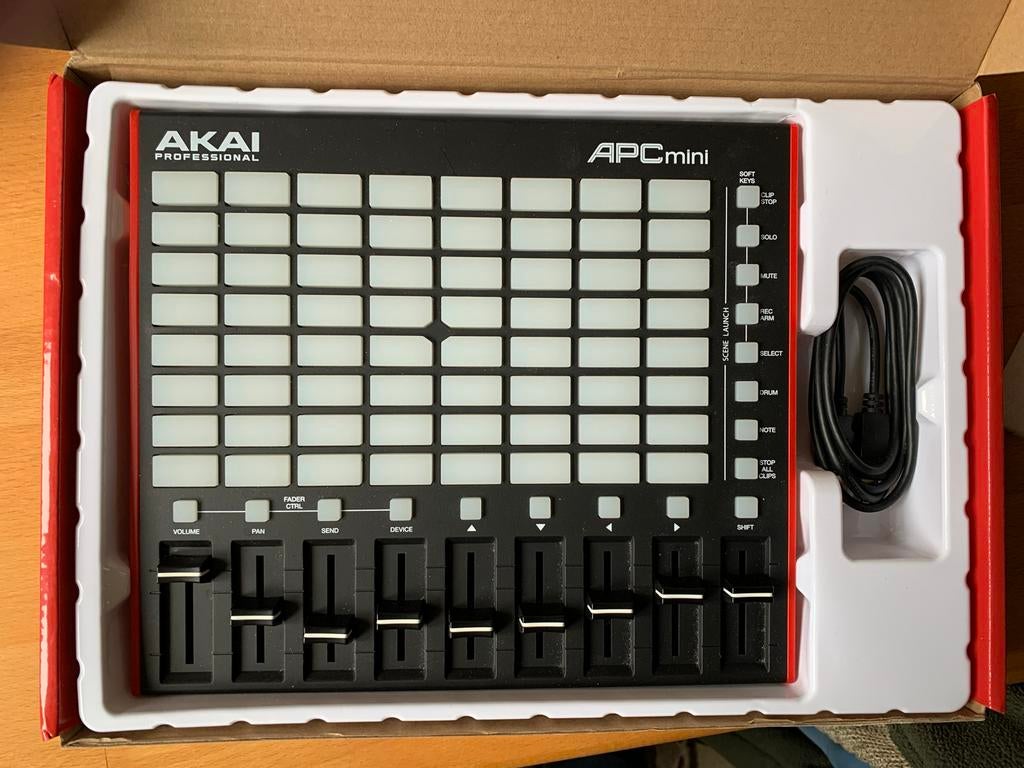 Akai APC mini - Zo goed als nieuw, Muziek en Instrumenten, Midi-apparatuur, Ophalen of Verzenden, Zo goed als nieuw