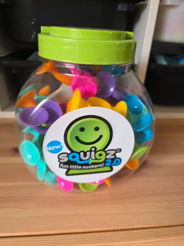 Squigz 2.0 Fun Little Suckers Fat Brain Toy - 35 stuks, Kinderen en Baby's, Speelgoed | Overig, Zo goed als nieuw, Jongen of Meisje