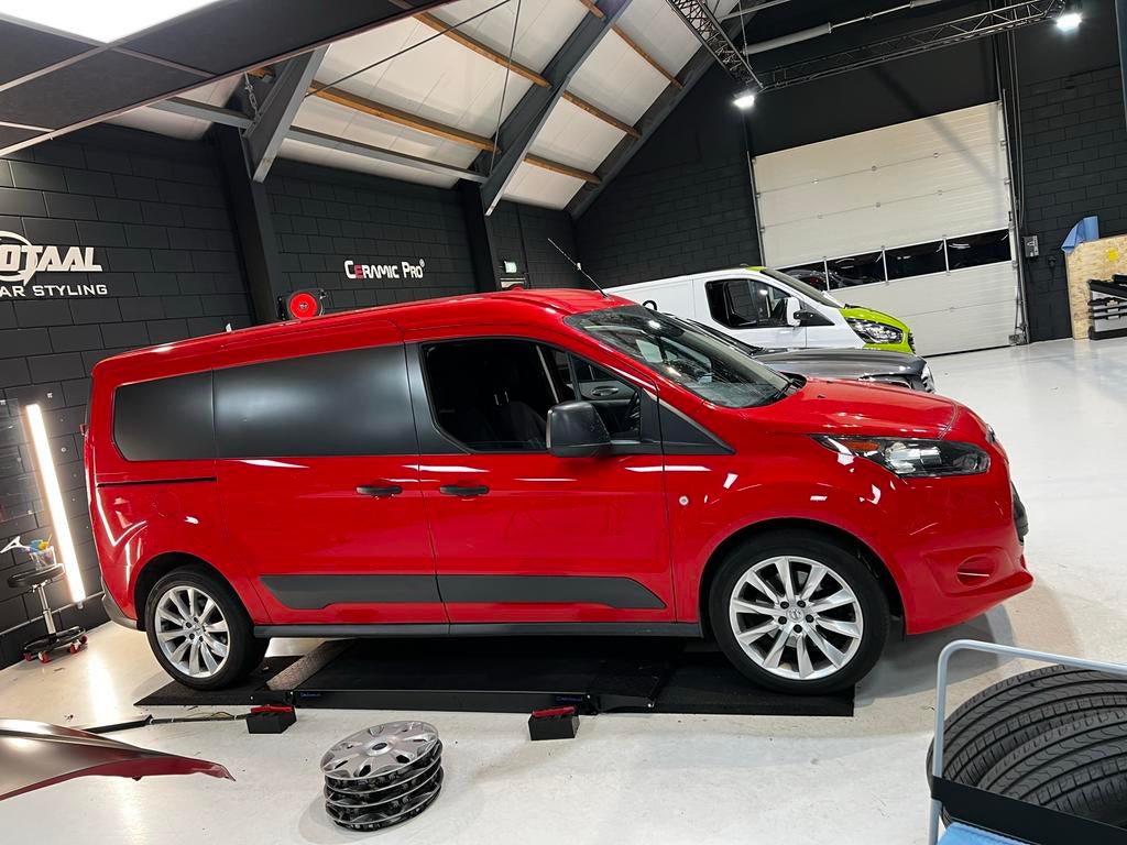 Ford Transit Connect 1.5 Tdci 74KW 2017 Rood, Stof, Euro 6, 4 cilinders, 100 pk