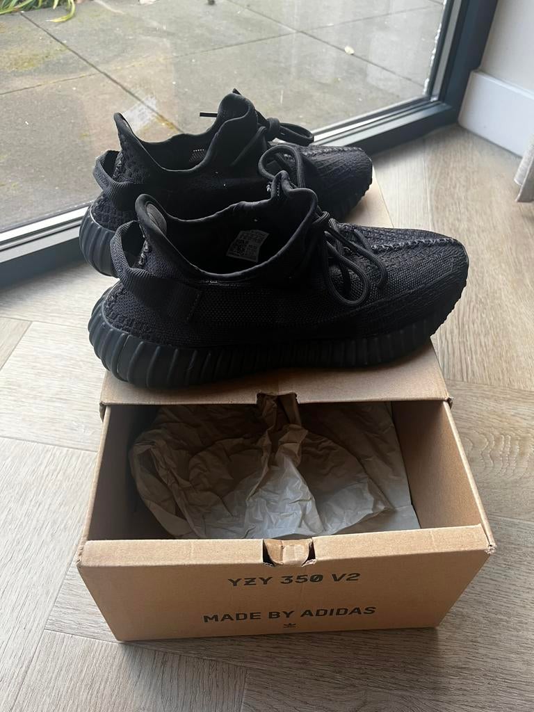 YZY Boost 350 maat 42,2/3 herenschoen, Ophalen of Verzenden, Nieuw, Zwart