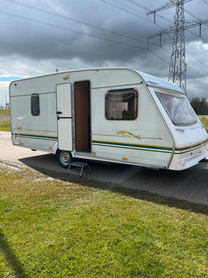 Swift 490 Toscane Bovag 2023 Grote voortent 3 Meter Brand, Caravans en Kamperen, Caravans, Particulier, tot en met 4, 750 - 1000 kg