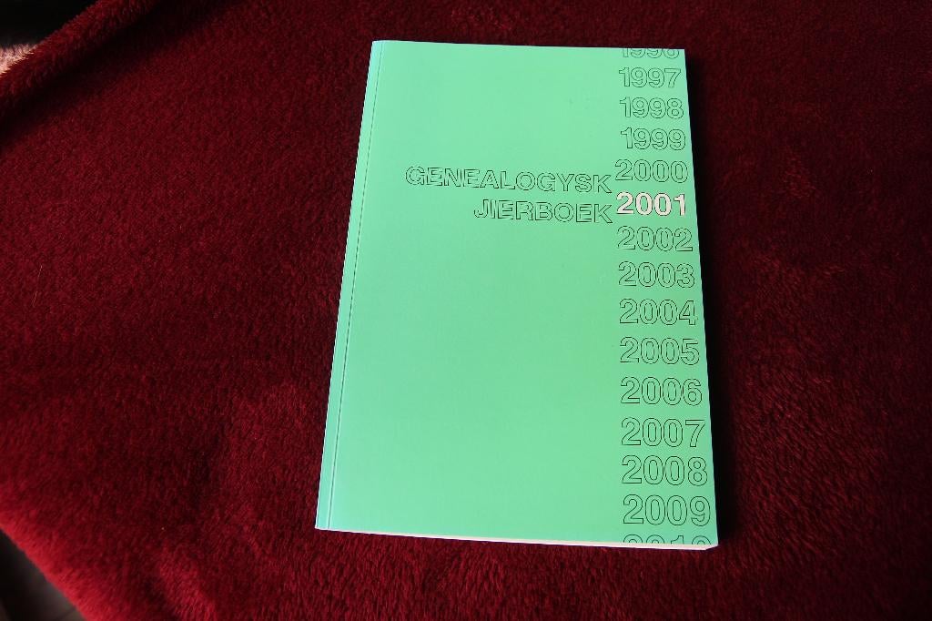Genealogysk jierboek 2001, Boeken, Woordenboeken, Ophalen of Verzenden, Gelezen, Overige uitgevers, Overige talen