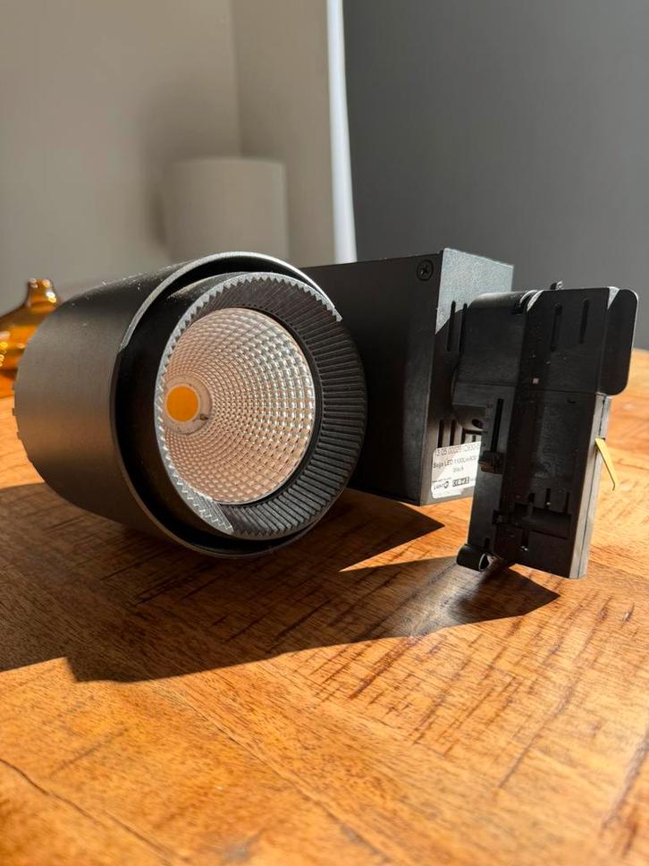 Light4U Saga LED Railspot Zwart 1100lm, Huis en Inrichting, Lampen | Spots, Zo goed als nieuw, Metaal of Aluminium, Led, Ophalen of Verzenden