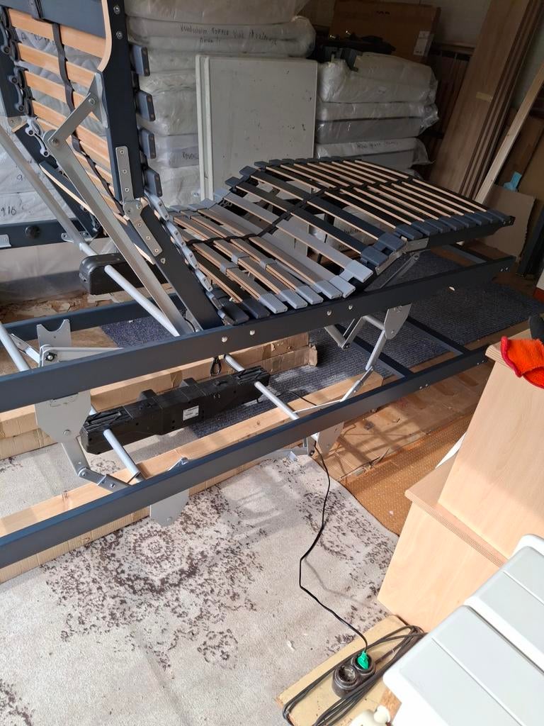 1 nieuwe Okimat hoog/laag bedbodem elektrisch., 90 cm, Eenpersoons, Nieuw, Ophalen of Verzenden
