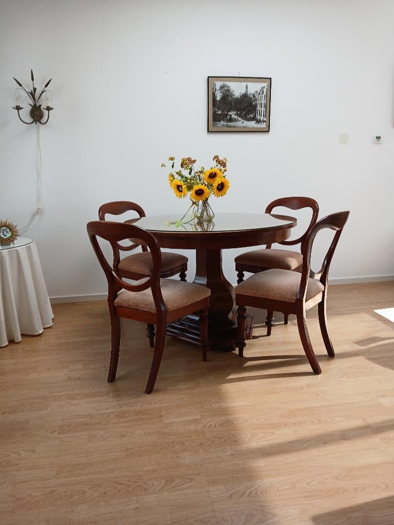 biedermeijer stel tafel met 4 stoelen, Ophalen