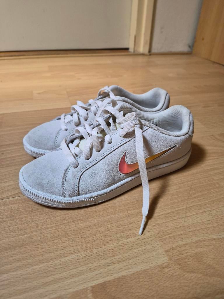 Nike sneakers maat 38, Kleding | Dames, Nike, Ophalen of Verzenden, Sneakers of Gympen, Gedragen