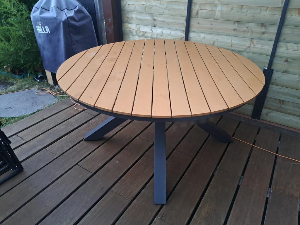 Polywood tuintafel rond 150 cm met hoes, Tuin en Terras, Tuintafels, Ophalen, Gebruikt, Overige materialen