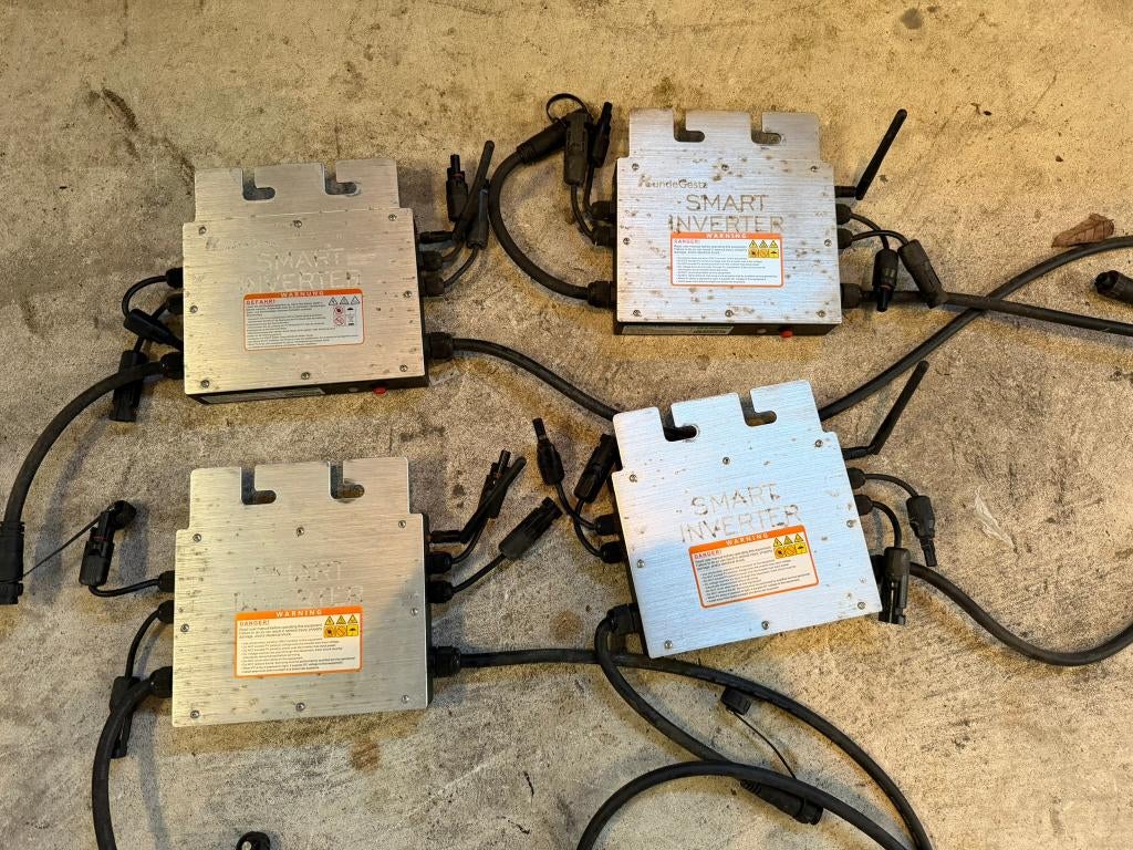 Solar Micro Omvormers – 2x 700W en 2x 800W - 8 panelen, R, Gebruikt, R, Ophalen of Verzenden